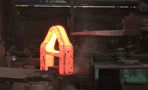 三角提环锻造中